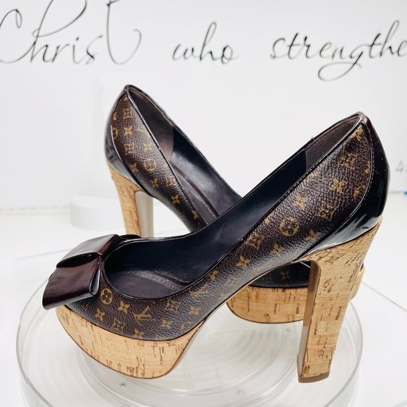 LOUIS VUITTON Rivoli heels - Picture 12 of 13